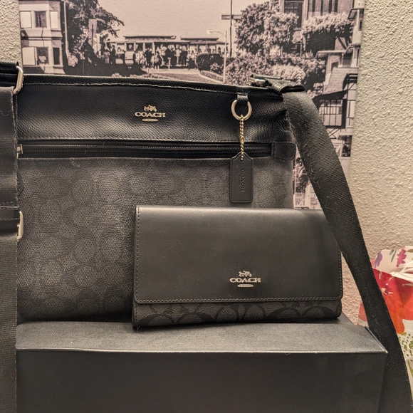 Coach Handbags - Coach Black Signature Crossbody Bag with Matching Black Wallet